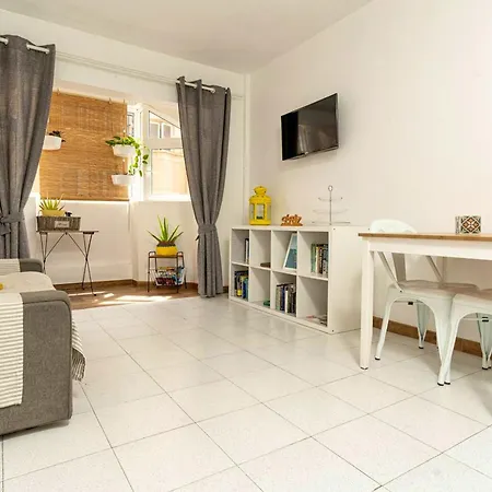 Apartment Cosy In 40 M² Close To The